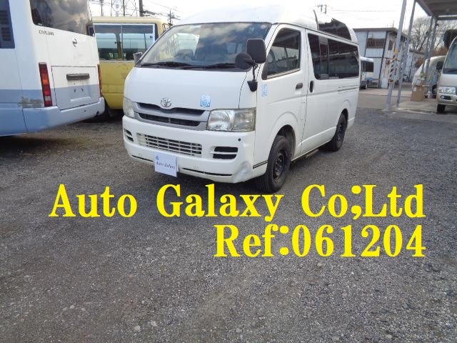 トヨタハイエース福祉車4WD10人乗り