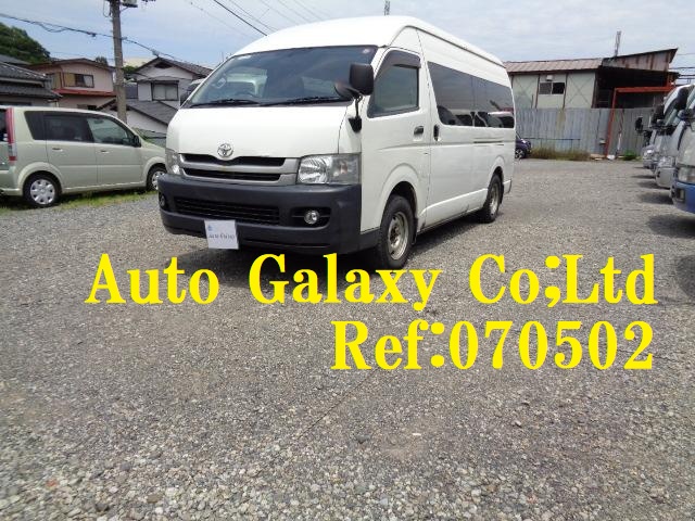トヨタハイエースコミューターGL4WD15人乗り